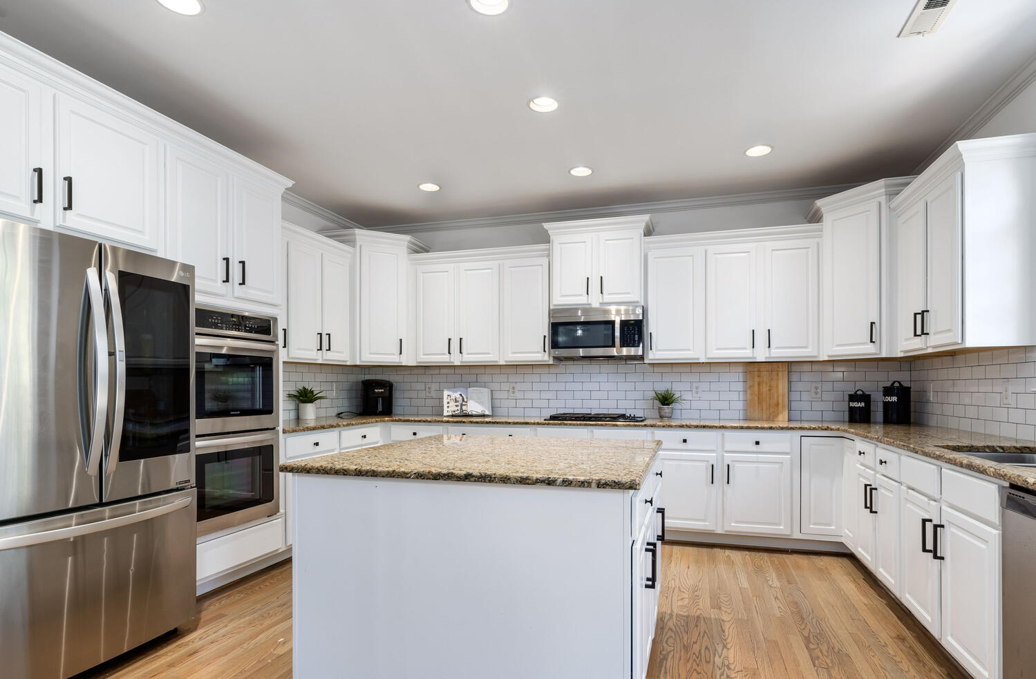 home kitchen cabinet finishing
